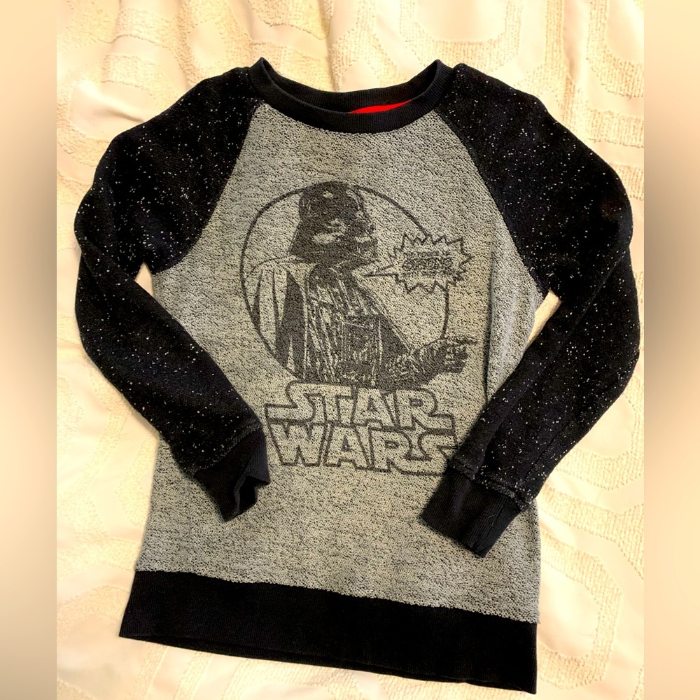 Star Wars sweater. Size youth M